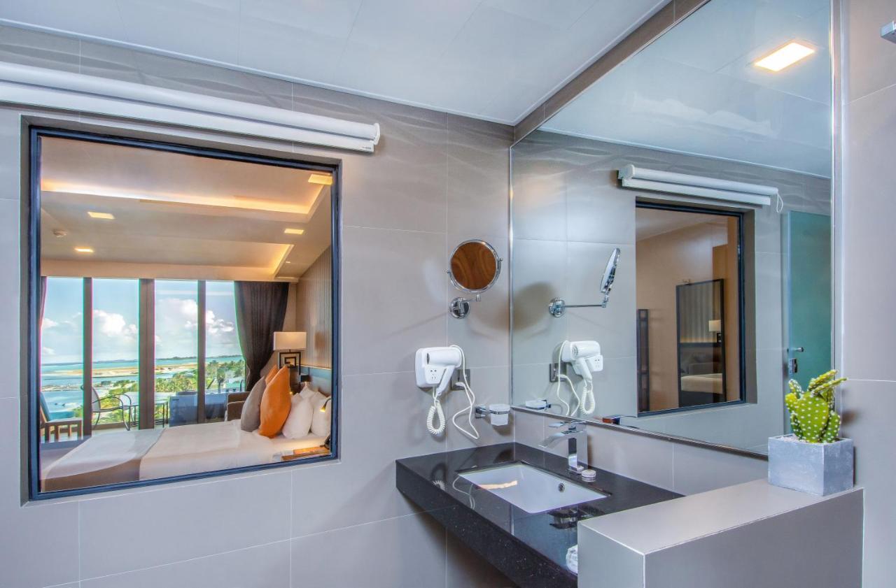 Triton Prestige Seaview And Spa Maafushi Exterior photo